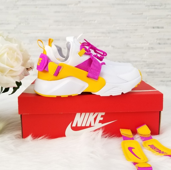Nike Shoes - New W NIKE Air Huarache City Sneakers